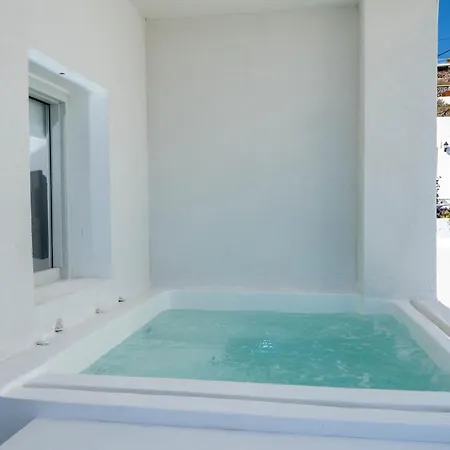 Hotel Cycladic & *