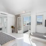 Hotel Cycladic & Fira (Santorini)