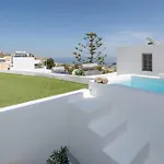 Hotel Cycladic & Fira (Santorini)