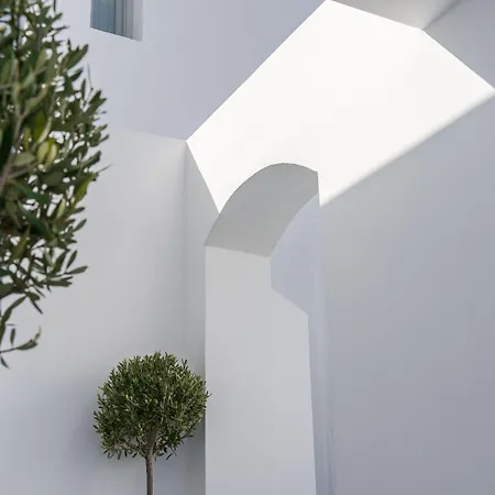 Hotel Cycladic & *
