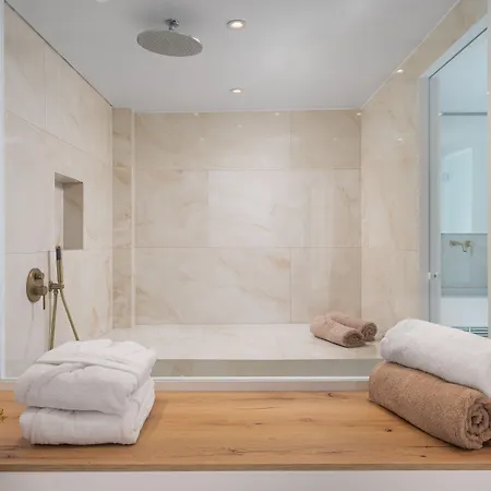 Cycladic & Hotel Fira (Santorini)