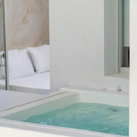 Cycladic & Hotel Fira (Santorini)